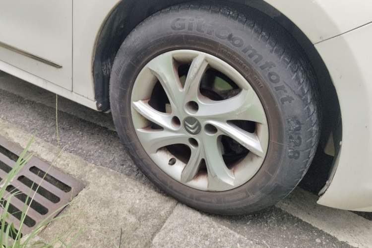 Used Citroen Elysee 2015 Zhishang Edition 1.6L Manual Fashion Model Right Front Wheel Hub