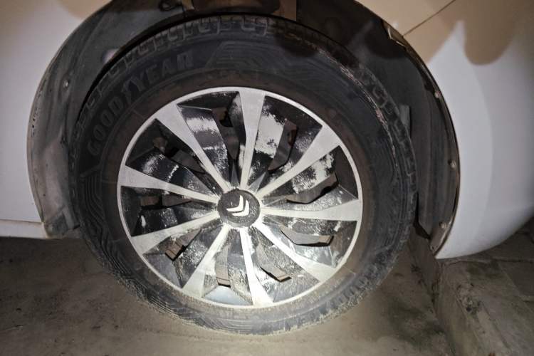 Used Citroen Elysee 2015 Qishang Edition 1.6L Automatic Fashion Model Right Front Wheel Hub