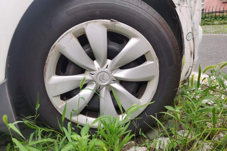 Used Citroen Elysee 2015 Qishang Edition 1.6L Automatic Fashion Model Right Front Wheel Hub