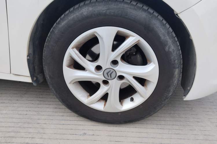 Used Citroen Elysee 2015 ZhiShang Edition 1.6L Automatic Comfort Version Right Front Wheel Hub