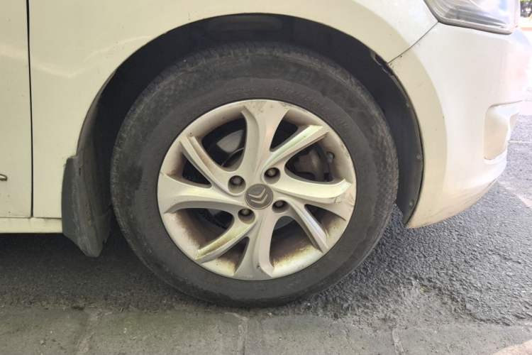 Used Citroen Elysee 2015 ZhiShang Edition 1.6L Manual Comfort Model Right Front Wheel Hub