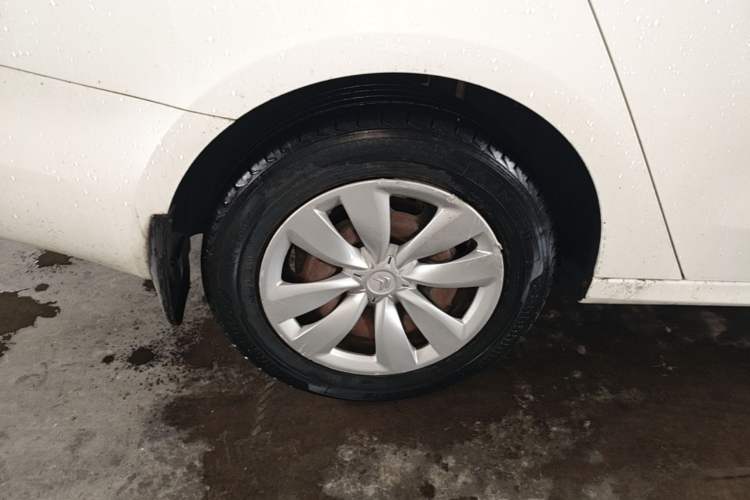 Used Citroen Elysee 2015 Zhishang Edition 1.6L Manual Fashion Model Right Rear Wheel Hub
