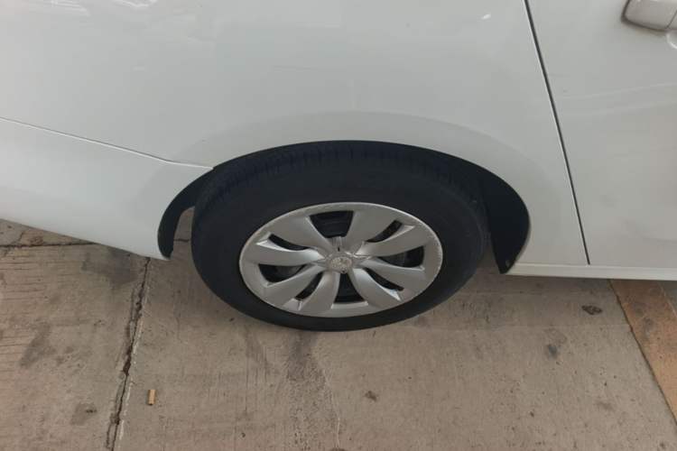 Used Citroen Elysee 2015 Zhishang Edition 1.6L Manual Fashion Model Right Rear Wheel Hub