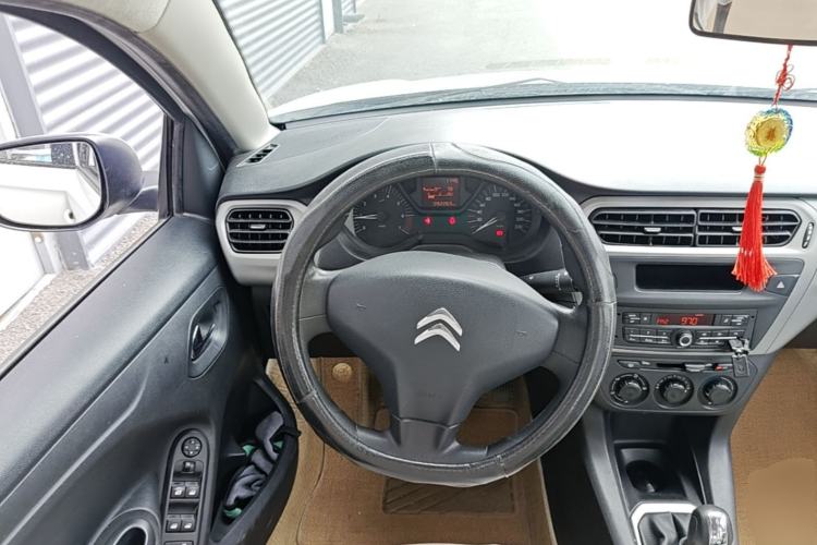 Used Citroen Elysee 2015 Zhishang Edition 1.6L Manual Fashion Model Steering Wheel