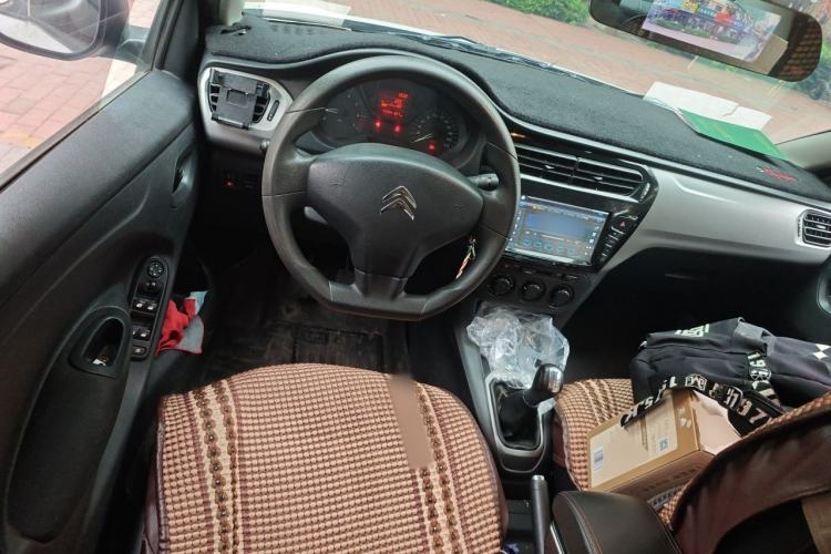 Used Citroen Elysee 2015 Zhishang Edition 1.6L Manual Fashion Model Steering Wheel