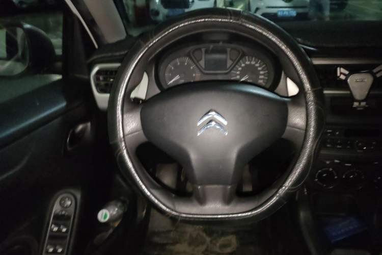 Used Citroen Elysee 2015 Zhishang Edition 1.6L Manual Fashion Model Steering Wheel