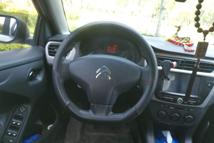 Used Citroen Elysee 2015 Zhishang Edition 1.6L Manual Fashion Model Steering Wheel