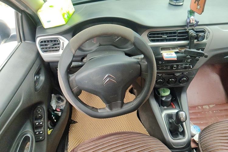 Used Citroen Elysee 2015 Zhishang Edition 1.6L Manual Fashion Model Steering Wheel