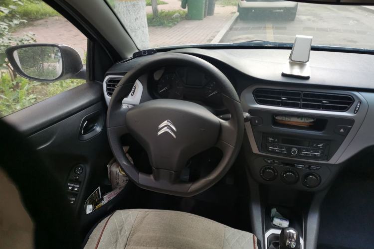 Used Citroen Elysee 2015 Zhishang Edition 1.6L Manual Fashion Model Steering Wheel