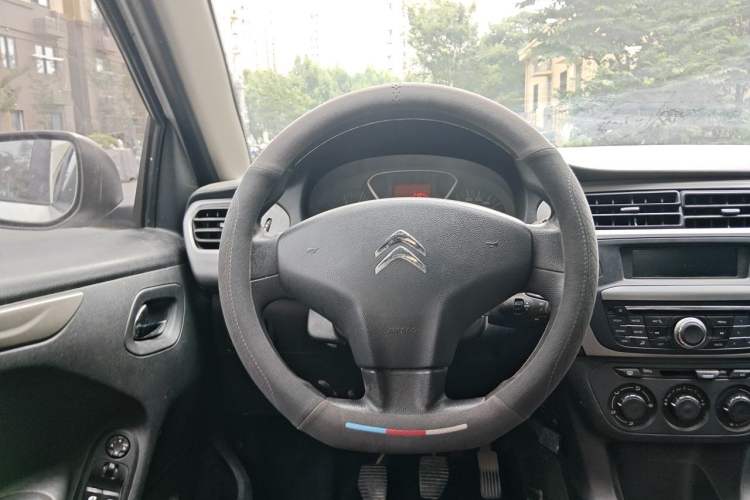 Used Citroen Elysee 2015 Zhishang Edition 1.6L Manual Fashion Model Steering Wheel