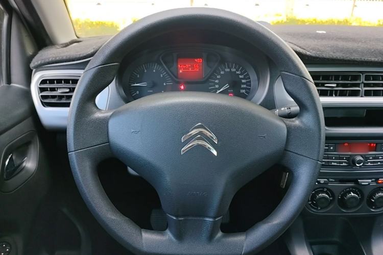 Used Citroen Elysee 2015 Zhishang Edition 1.6L Manual Fashion Model Steering Wheel