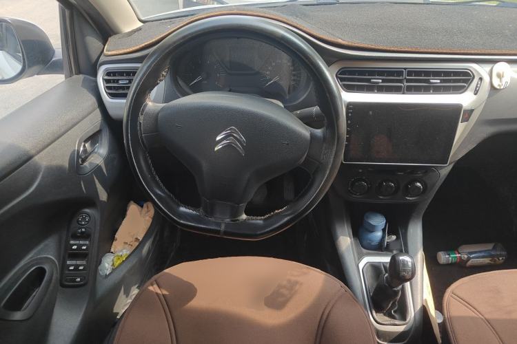 Used Citroen Elysee 2015 Zhishang Edition 1.6L Manual Fashion Model Steering Wheel