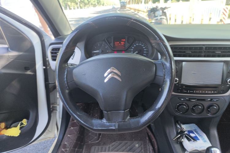 Used Citroen Elysee 2015 Zhishang Edition 1.6L Manual Fashion Model Steering Wheel