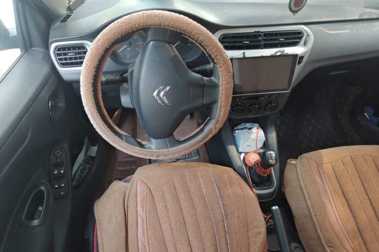 Used Citroen Elysee 2015 Zhishang Edition 1.6L Manual Fashion Model Steering Wheel