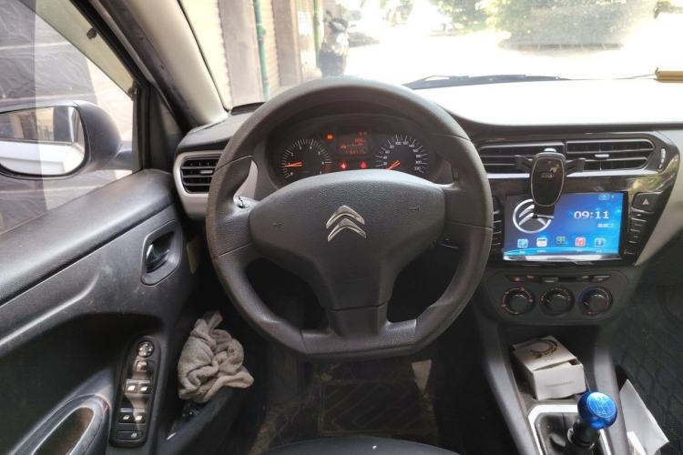 Used Citroen Elysee 2015 Zhishang Edition 1.6L Manual Fashion Model Steering Wheel