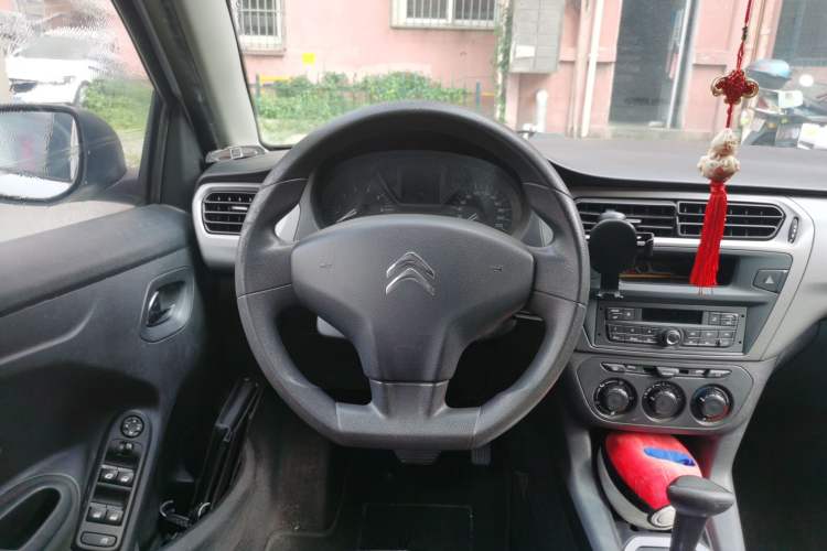 Used Citroen Elysee 2015 Qishang Edition 1.6L Automatic Fashion Model Steering Wheel