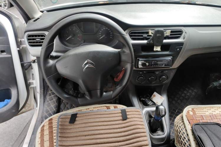 Used Citroen Elysee 2015 Zhishang Edition 1.6L Manual Fashion Model Steering Wheel