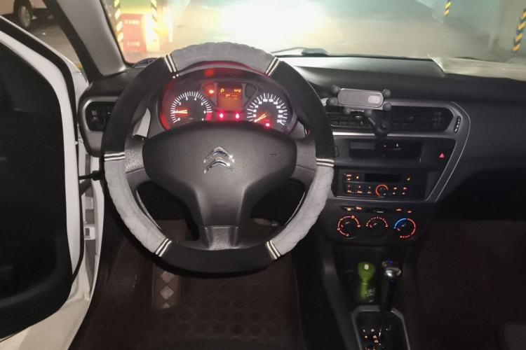 Used Citroen Elysee 2015 Qishang Edition 1.6L Automatic Fashion Model Steering Wheel