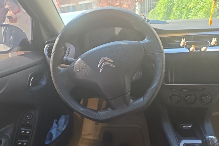 Used Citroen Elysee 2015 Zhishang Edition 1.6L Manual Fashion Model Steering Wheel