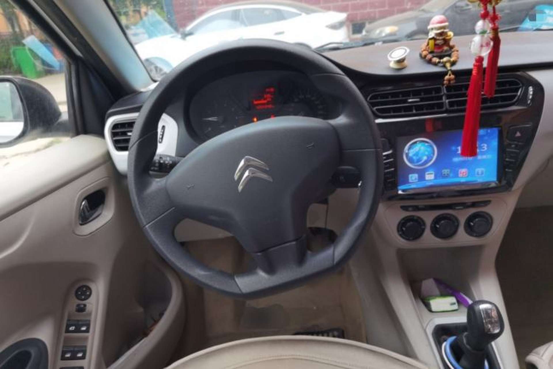 Used Citroen Elysee 2015 Zhishang Edition 1.6L Manual Fashion Model Steering Wheel