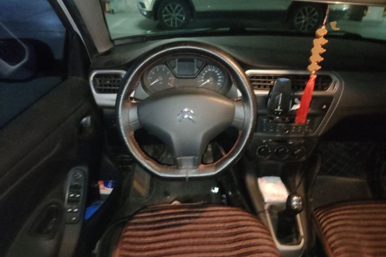 Used Citroen Elysee 2015 Zhishang Edition 1.6L Manual Fashion Model Steering Wheel
