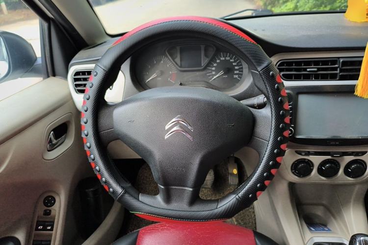 Used Citroen Elysee 2015 Zhishang Edition 1.6L Manual Fashion Model Steering Wheel