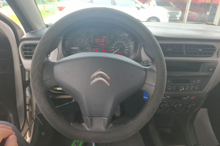 Used Citroen Elysee 2015 Zhishang Edition 1.6L Manual Fashion Model Steering Wheel