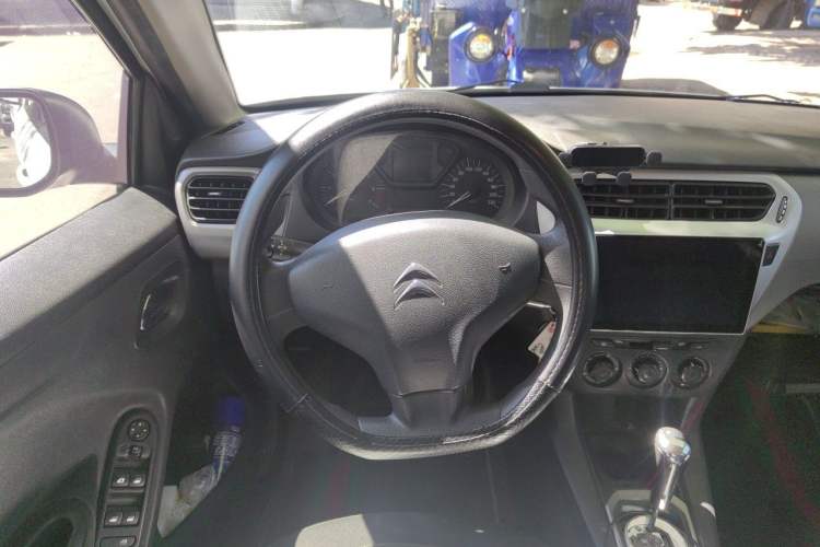 Used Citroen Elysee 2015 Qishang Edition 1.6L Automatic Fashion Model Steering Wheel