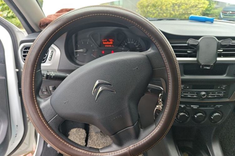 Used Citroen Elysee 2015 Zhishang Edition 1.6L Manual Fashion Model Steering Wheel