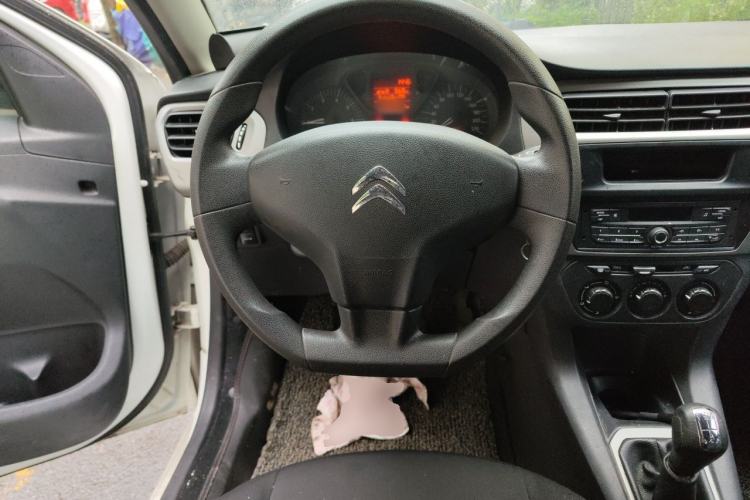 Used Citroen Elysee 2015 Zhishang Edition 1.6L Manual Fashion Model Steering Wheel