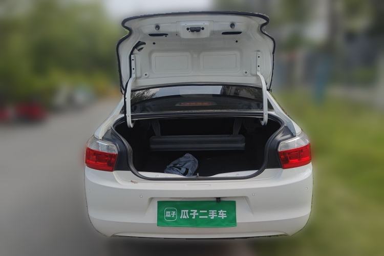 Used Citroen Elysee 2015 Zhishang Edition 1.6L Manual Fashion Model Trunk