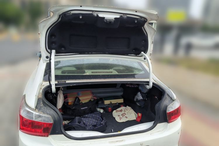 Used Citroen Elysee 2015 Zhishang Edition 1.6L Manual Fashion Model Trunk