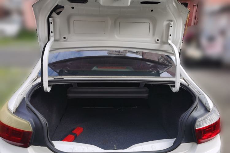 Used Citroen Elysee 2015 Qishang Edition 1.6L Automatic Fashion Model Trunk