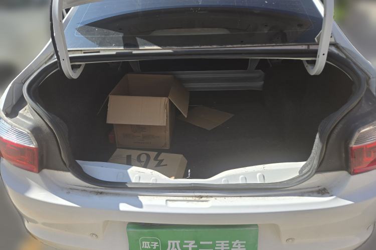 Used Citroen Elysee 2015 Zhishang Edition 1.6L Manual Fashion Model Trunk