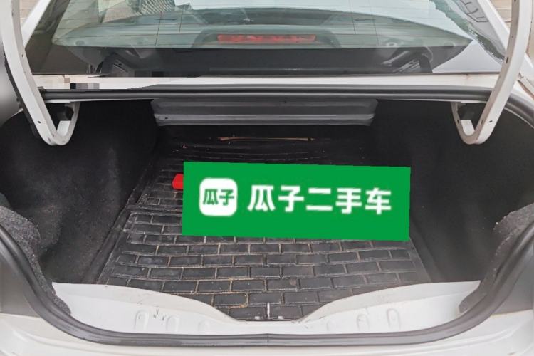Used Citroen Elysee 2015 Zhishang Edition 1.6L Manual Fashion Model Trunk