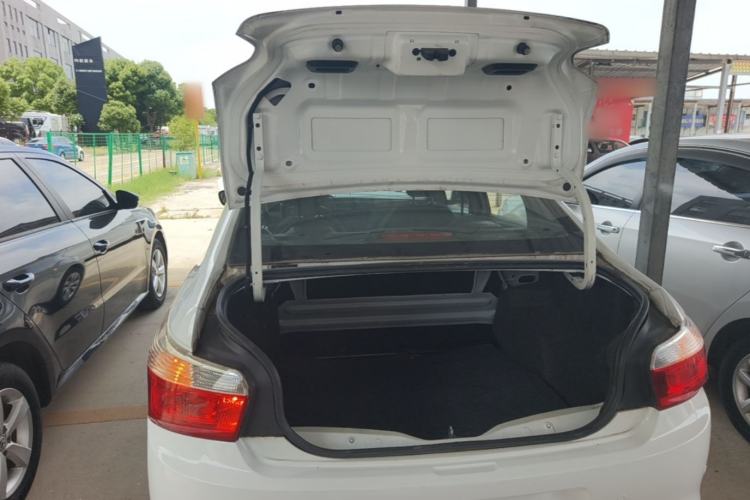 Used Citroen Elysee 2015 Zhishang Edition 1.6L Manual Fashion Model Trunk
