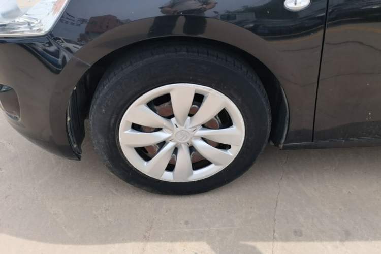 Used Citroen Elysee 2016 1.6L Automatic Fashion Model Left Front Wheel Hub