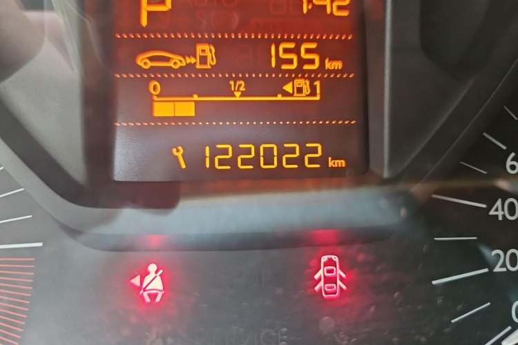 Used Citroen Elysee 2016 1.6L Automatic Fashion Model Odometer Close Up