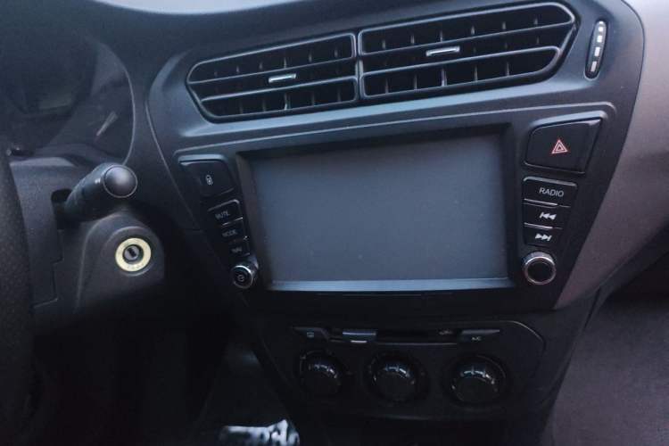 Used Citroen Elysee 2016 1.6L Automatic Fashion Model Audio And AC Panel