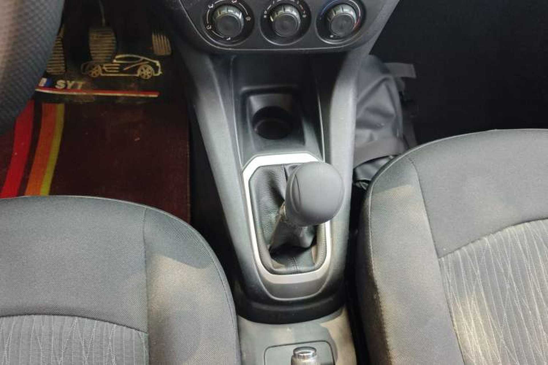 Used Citroen Elysee 2016 1.6L Manual Fashion Edition Gear Lever