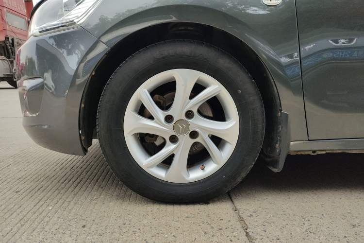 Used Citroen Elysee 2016 1.6L Automatic Fashion Model Left Front Wheel Hub