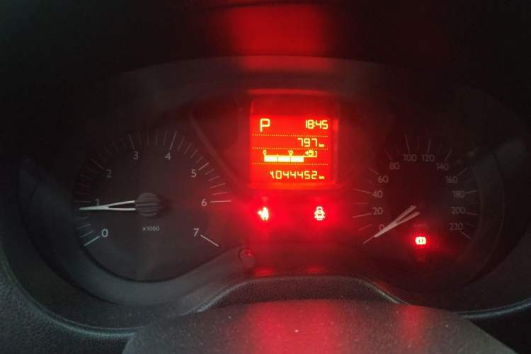 Used Citroen Elysee 2016 1.6L Automatic Fashion Model Odometer Close Up