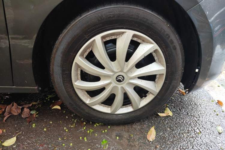 Used Citroen Elysee 2016 1.6L Automatic Fashion Model Right Front Wheel Hub