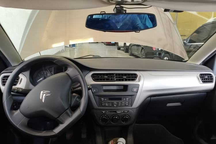 Used Citroen Elysee 2016 1.6L Manual Comfort Model Center Console