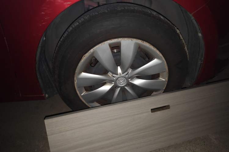 Used Citroen Elysee 2016 1.6L Automatic Fashion Model Right Front Wheel Hub