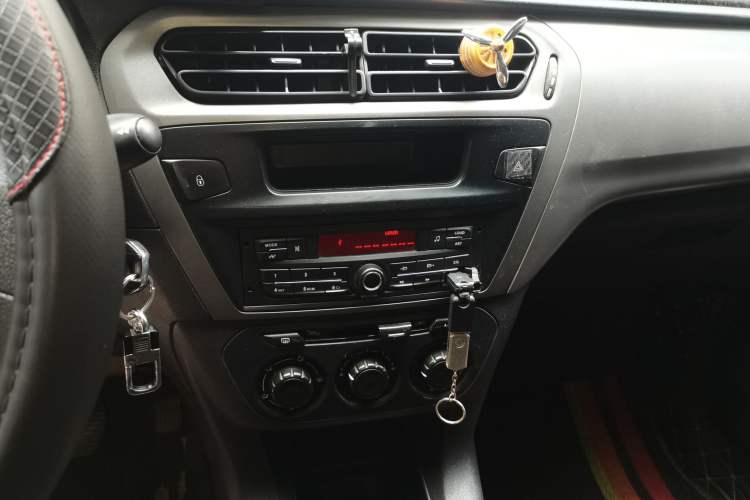 Used Citroen Elysee 2016 1.6L Manual Fashion Edition Audio And AC Panel