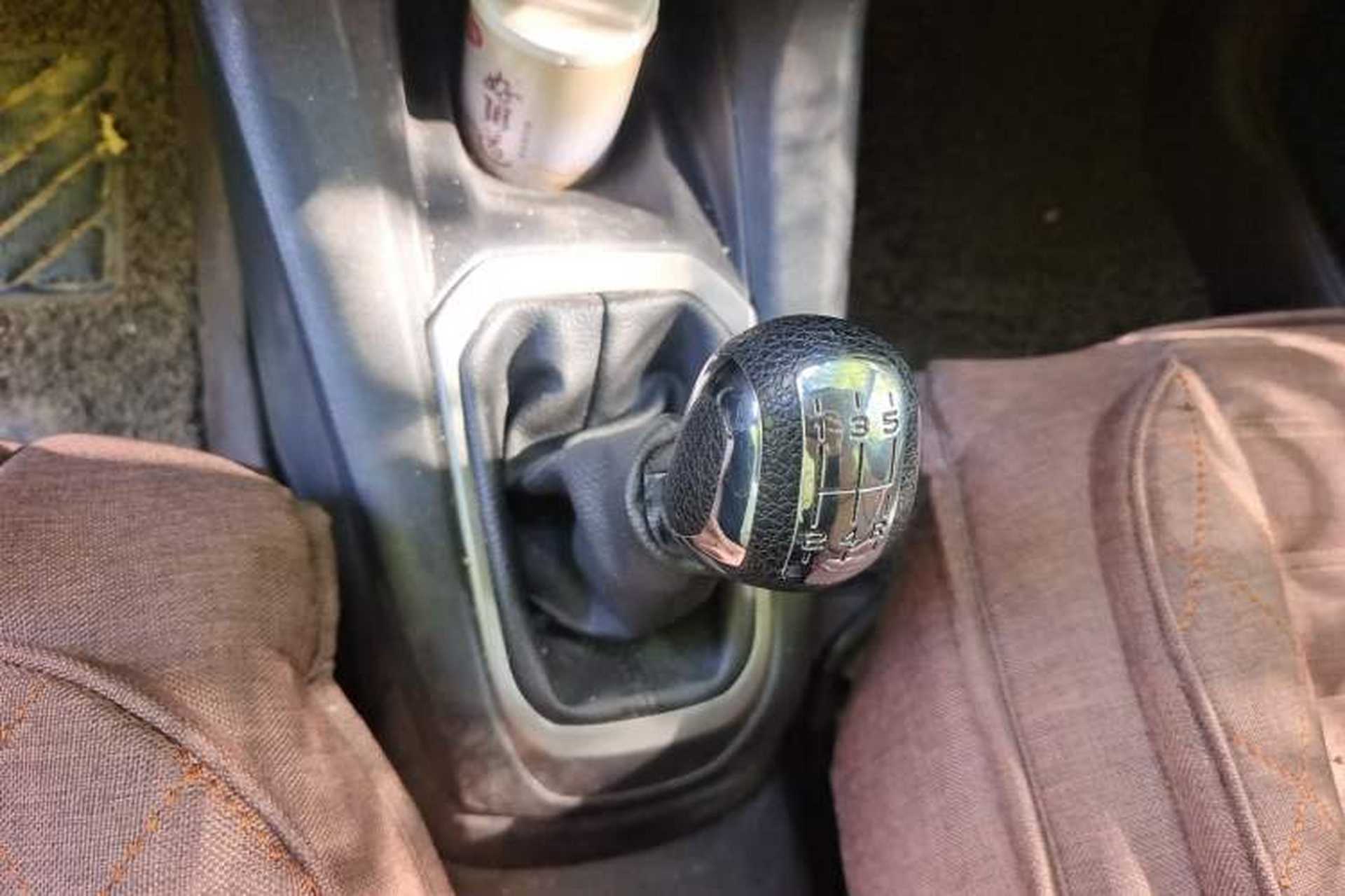 Used Citroen Elysee 2016 1.6L Manual Fashion Edition Gear Lever