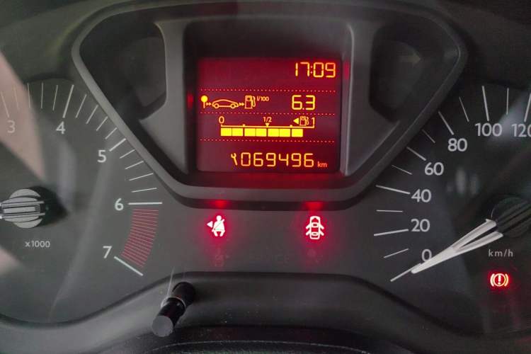 Used Citroen Elysee 2016 1.6L Manual Fashion Edition Odometer Close Up