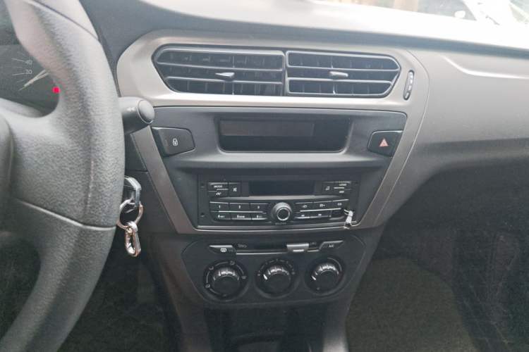 Used Citroen Elysee 2016 1.6L Manual Fashion Edition Audio And AC Panel