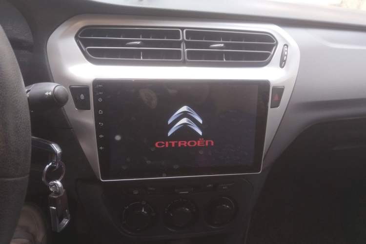 Used Citroen Elysee 2016 1.6L Automatic Fashion Model Audio And AC Panel
